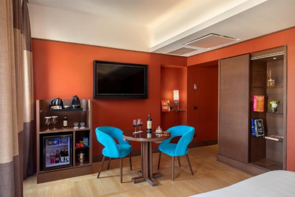 The Independent Hotel image 15