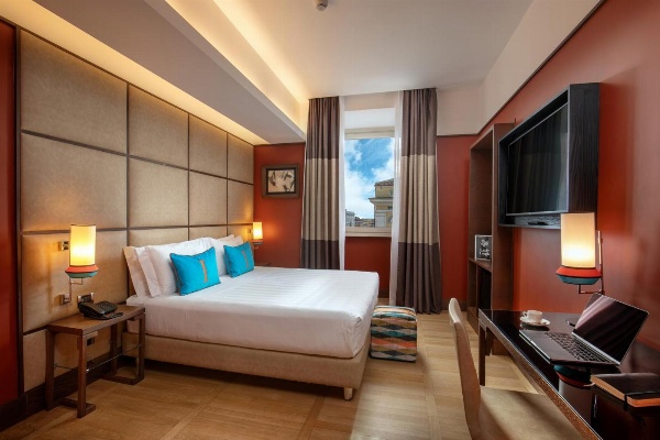 The Independent Hotel image 2