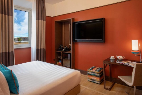 The Independent Hotel image 20